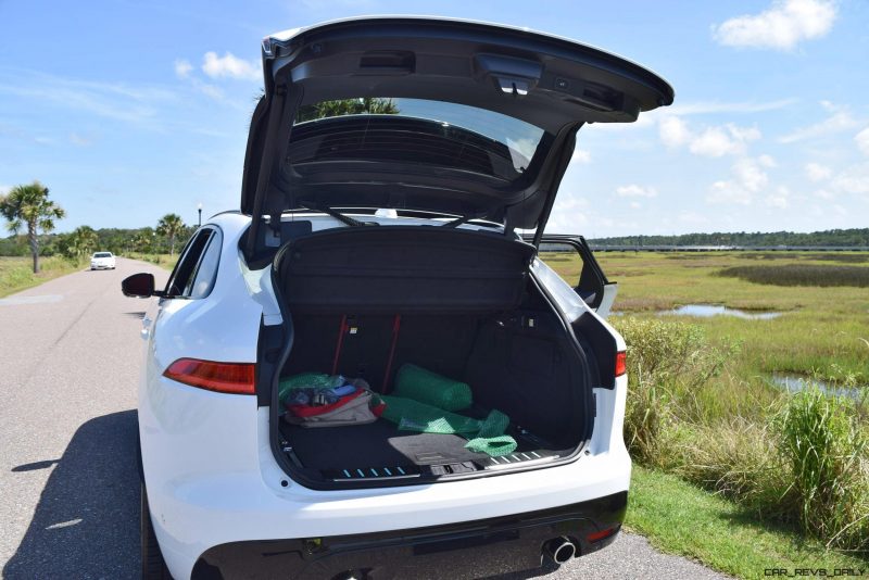 2017 Jaguar F-Pace S - White Exterior  89