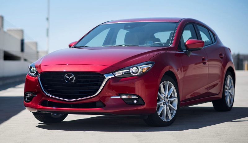 2017_Mazda3_08