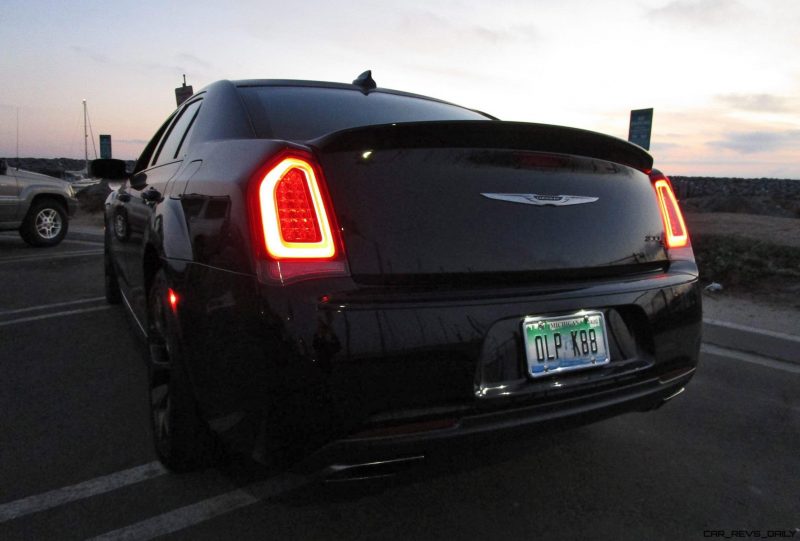 2016-chrysler-300s-2