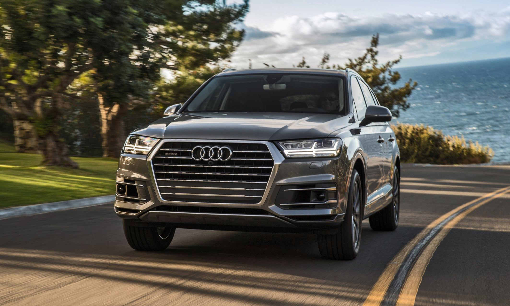 2017 Audi Q7 Visualizer - Colors, Cabins, Pricing and Options Guide