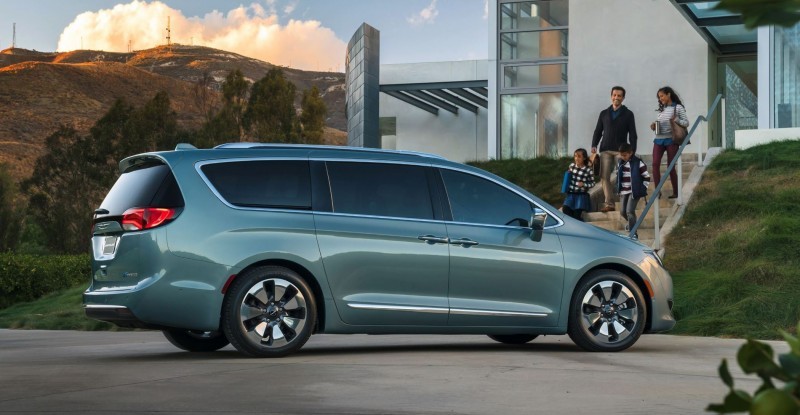 2017 Chrysler PACIFICA 33