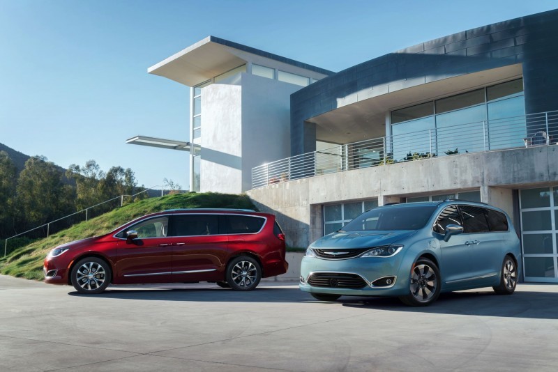 2017 Chrysler PACIFICA 47