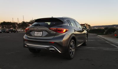 2017 Infiniti QX30 15