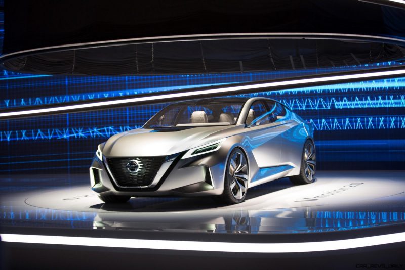 Nissan_2017_NAIAS_06