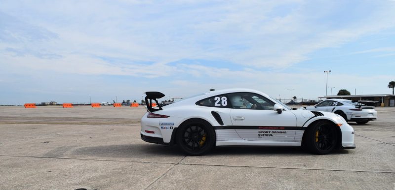 2017 Porsche 911 GT3RS 10