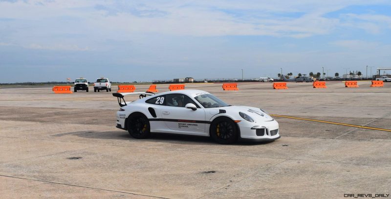 2017 Porsche 911 GT3RS 2