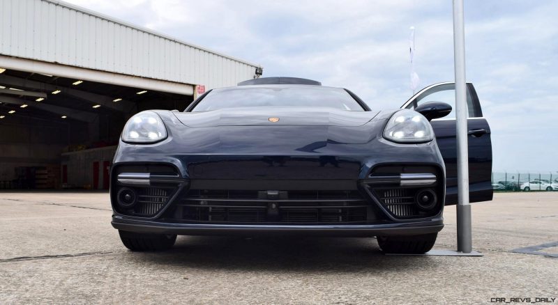 2017 Porsche Panamera TURBO Exterior 2