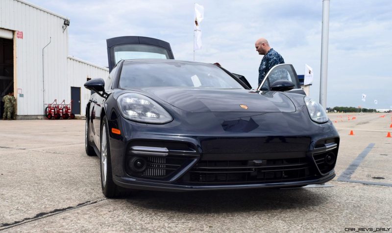 2017 Porsche Panamera TURBO Exterior 3