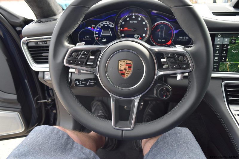 2017 Porsche Panamera TURBO Interior 14