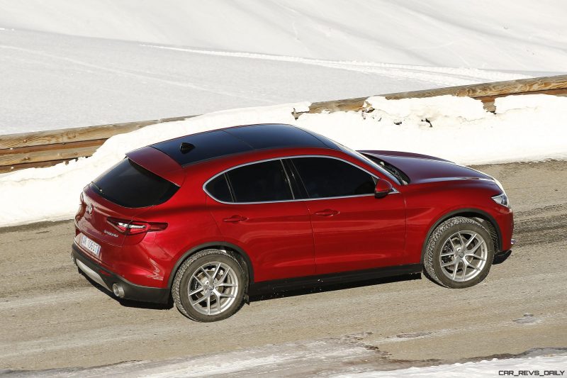 2018 Alfa Romeo STELVIO43