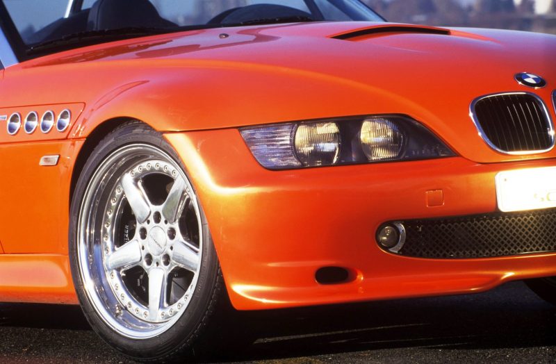 1997_V8_Roadster_03_300