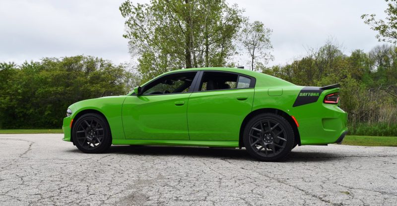 2017 Dodge Charger DAYTONA 29