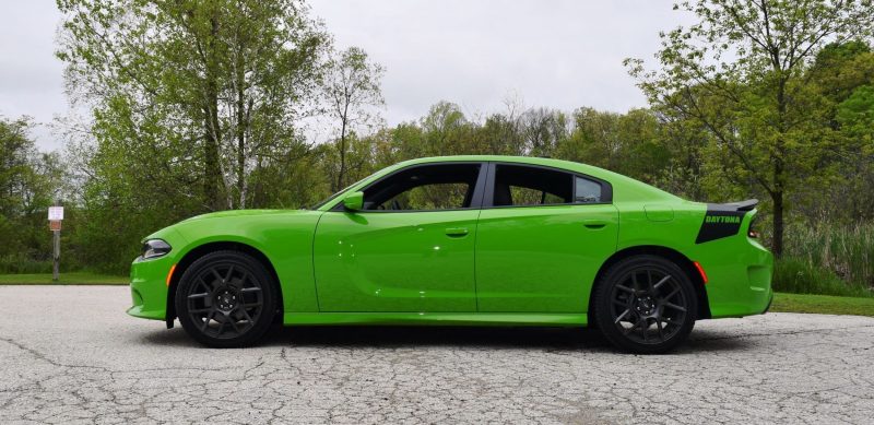 2017 Dodge Charger DAYTONA 32