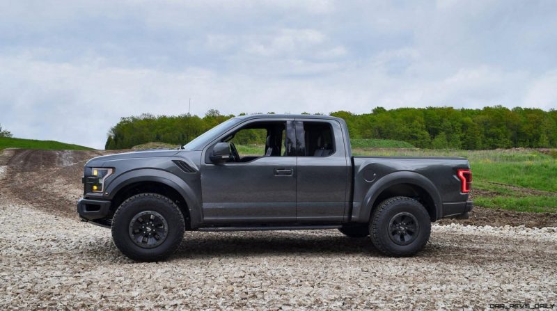 2017 Ford F-150 RAPTOR 24