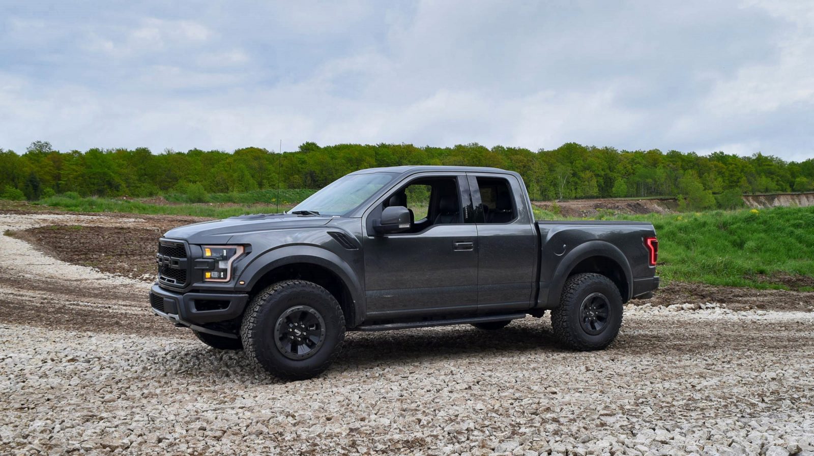 2017 Ford F-150 RAPTOR 4x4 Supercab - First Drive Review » CAR SHOPPING