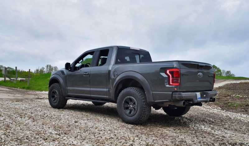 2017 Ford F-150 RAPTOR 32