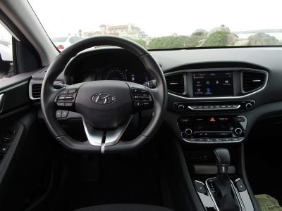 2017 Hyundai Ioniq Hybrid SEL INTERIOR 15