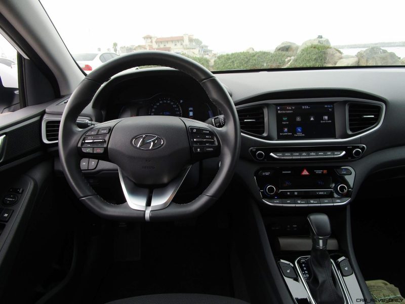 2017 Hyundai Ioniq Hybrid SEL INTERIOR 15