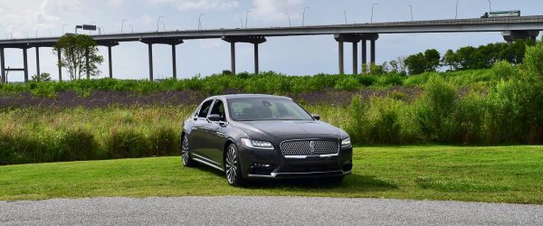 2017 Lincoln Continental 3