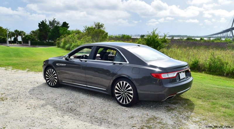 2017 Lincoln Continental 3