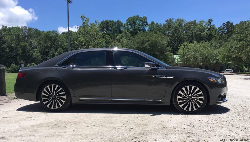 2017 Lincoln Continental 3