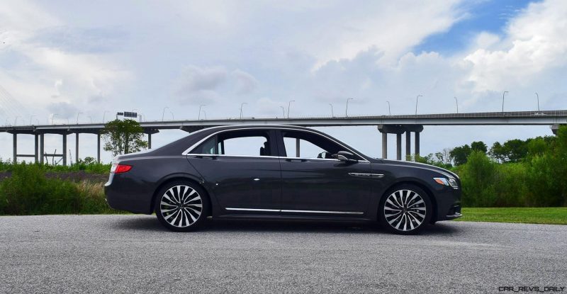 2017 Lincoln Continental 3