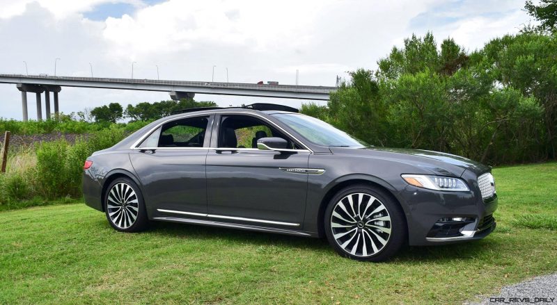 2017 Lincoln Continental 3