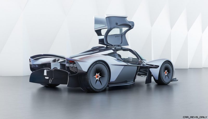 Aston Martin VALKYRIE 14