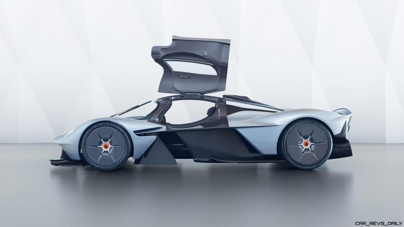 Aston Martin VALKYRIE 18