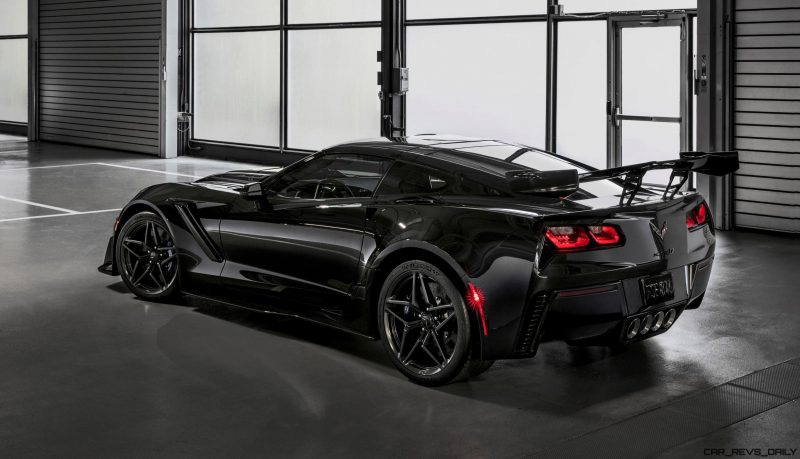 2019-Chevrolet-Corvette-ZR1-013