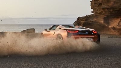 P90285399_highRes_the-new-bmw-i8-roads