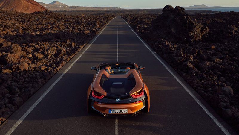 P90285407_highRes_the-new-bmw-i8-roads