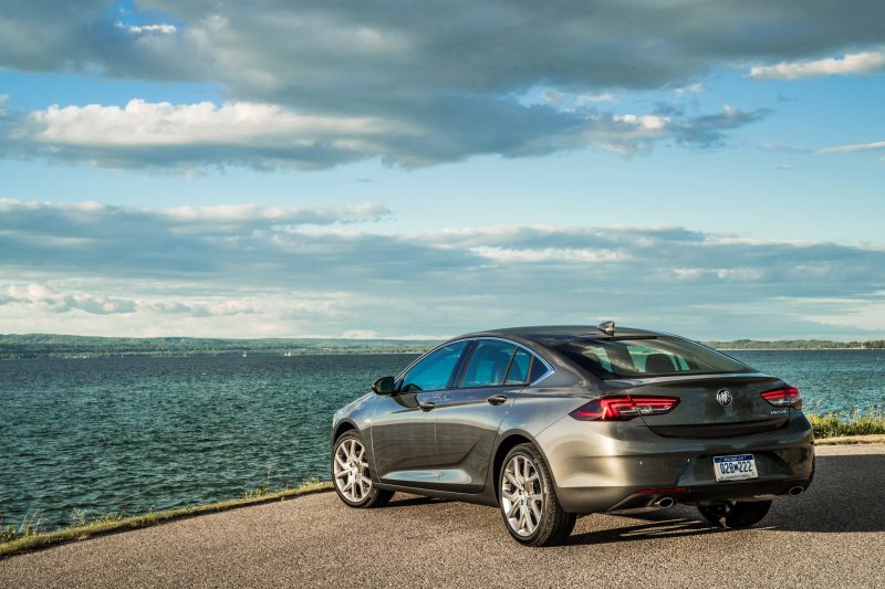 2019-Buick-Regal-Avenir-072