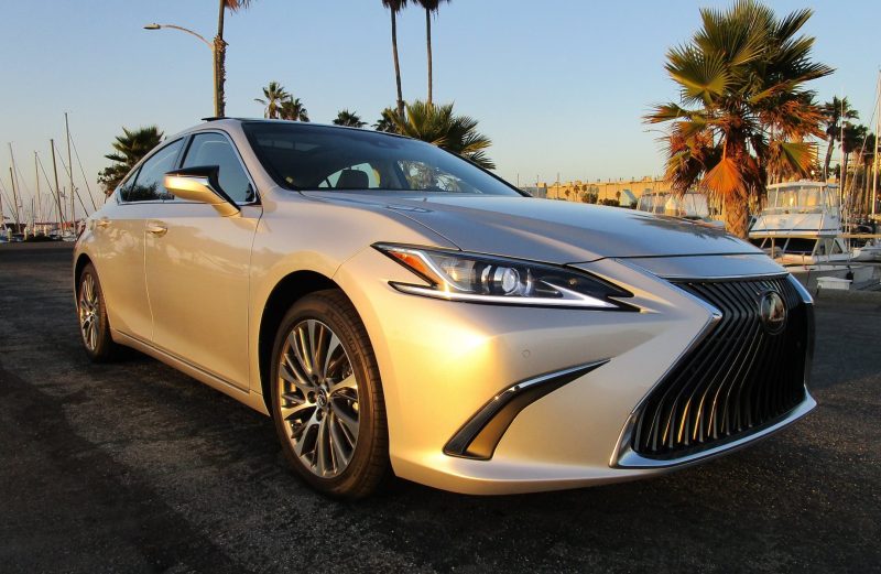 2019 Lexus ES350 16