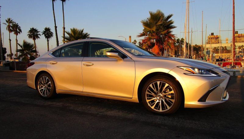 2019 Lexus ES350 17