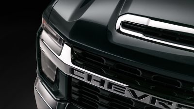 Chevrolet-2020-Silverado-hood-34