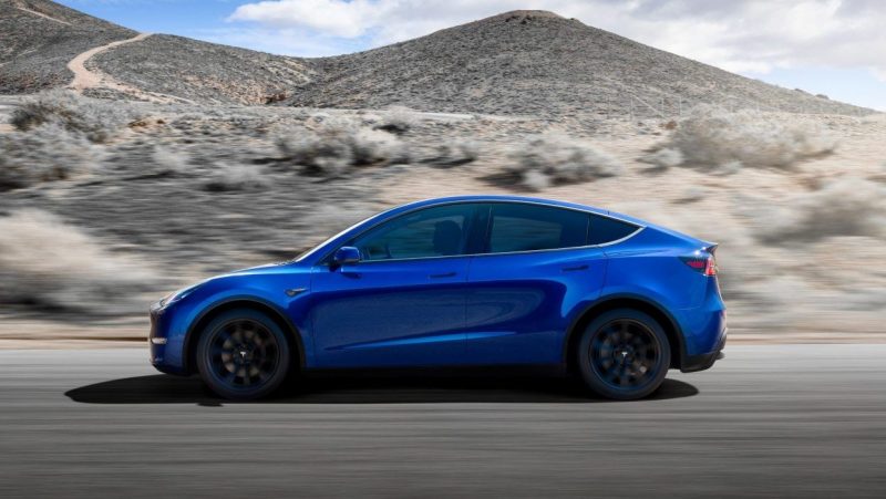 Model Y Side Blue resize