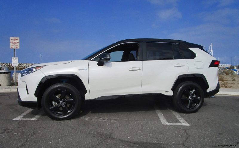 2019 Toyota RAV4 XSE Hybrid 27