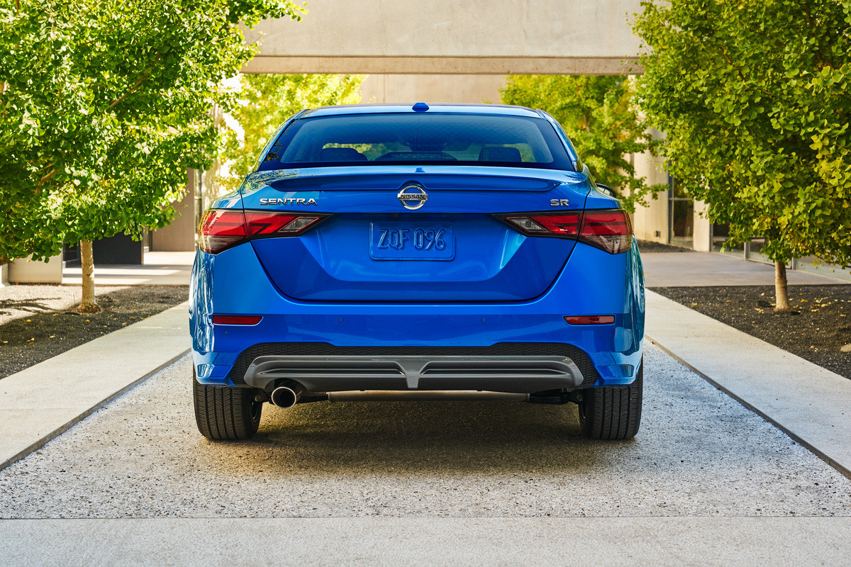 2019 Nissan Sentra B-23-1200x800