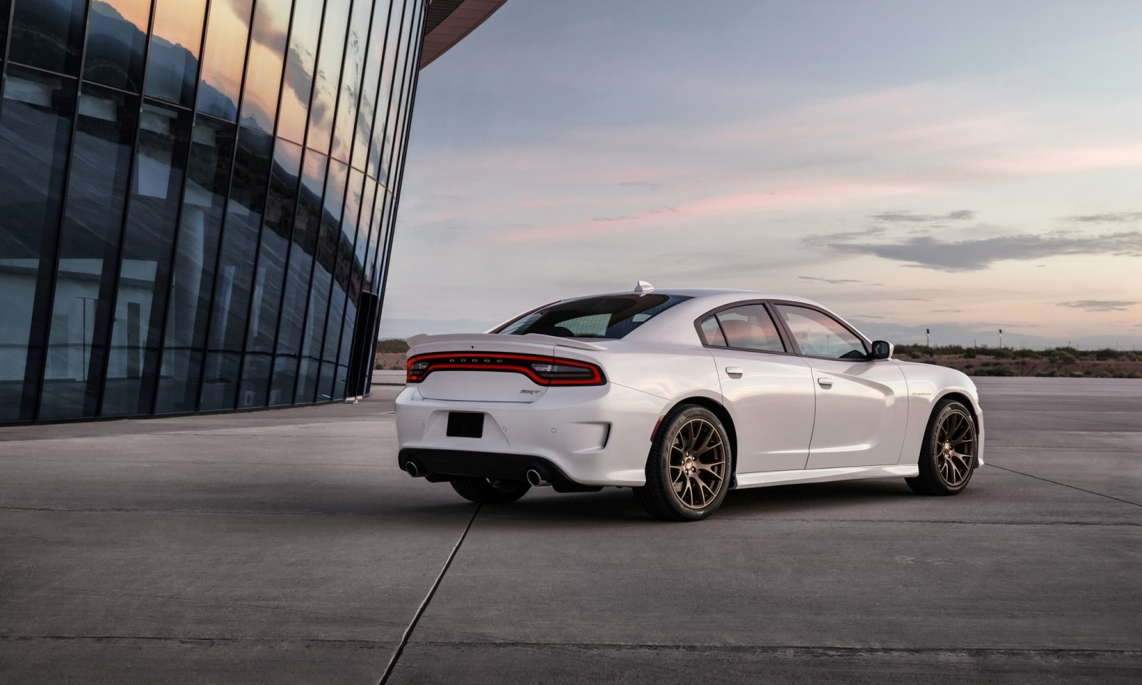 204-MPH, 707HP 2015 Dodge Charger SRT Hellcat Makes Online Debut - Est ...