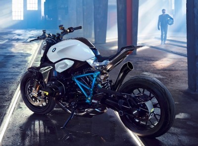 BMW Motorrad - Concept Roadster is Boxer Basics Motorcycle for Lake Cuomo 9