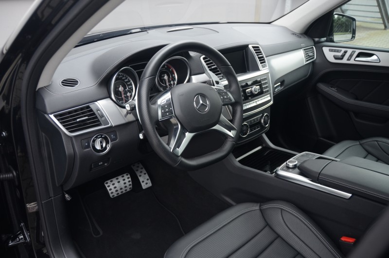 BRABUS Custom Interiors for the Mercedes-Benz ML-Class SUV 15