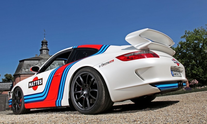 Martini-style Racing Livery by CAM SHAFT for the Porsche 911 GT3 2