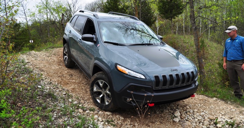 Off-Road Test Review - 2014 Jeep Cherokee Trailhawk On Some Tough and Rocky Trails 14