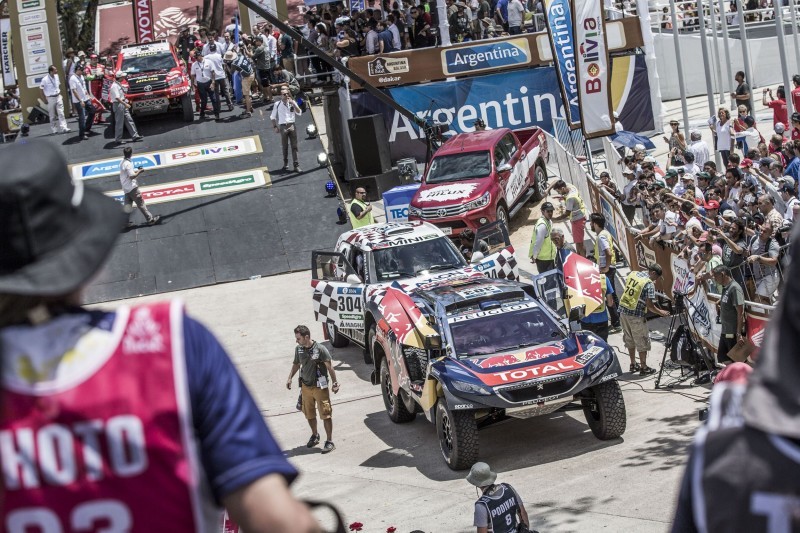 Rally Dakar 2016 Peugeot DKR16 Red Bull 23