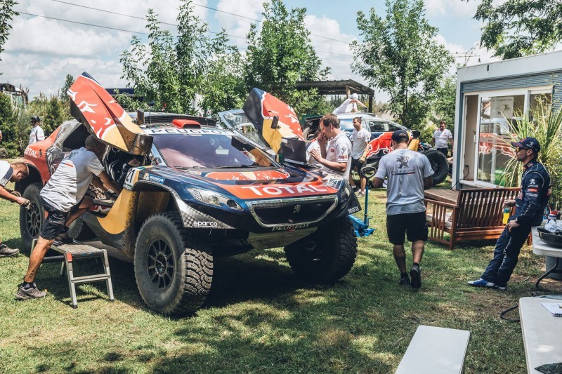 Rally Dakar 2016 Peugeot DKR16 Red Bull 3