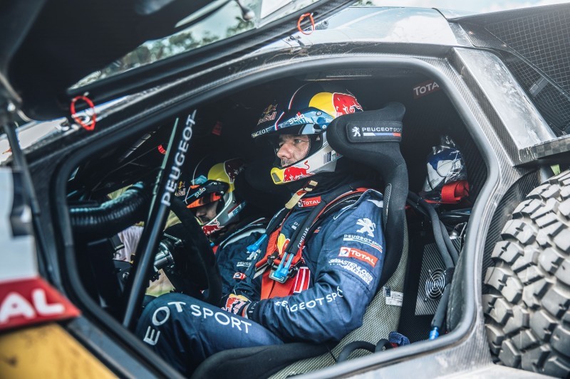 Rally Dakar 2016 Peugeot DKR16 Red Bull 5