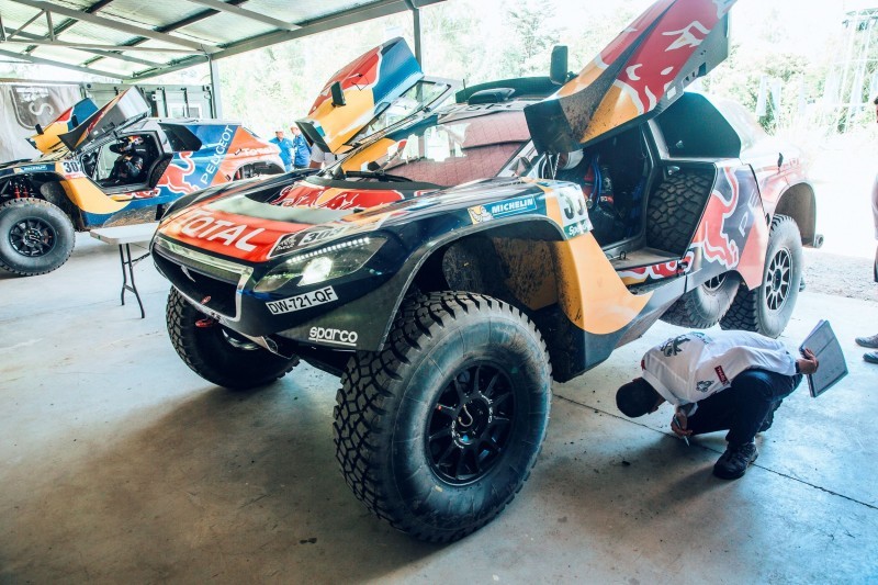 Rally Dakar 2016 Peugeot DKR16 Red Bull 9